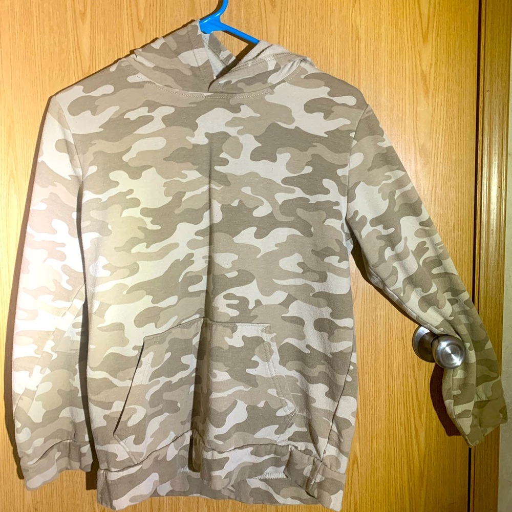 Boys Old Navy tan camo hoodie YXL